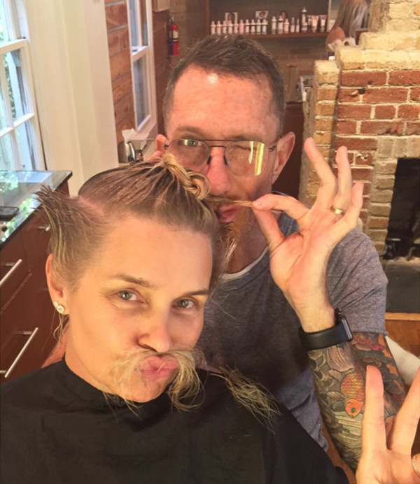 Yolanda Foster Chops Off All Of Her Hair See The Pic E News Uk